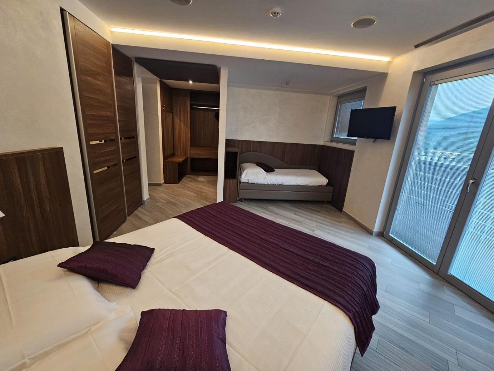 Mito Hotel Châtillon Exteriör bild
