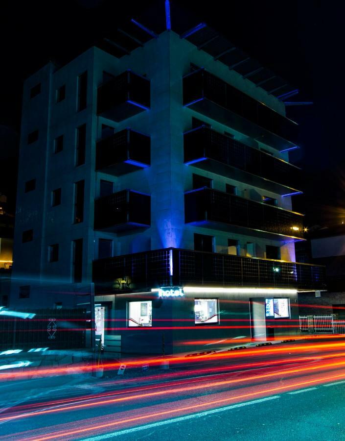 Mito Hotel Châtillon Exteriör bild