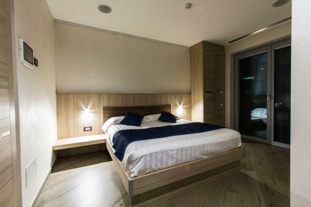 Mito Hotel Châtillon Exteriör bild