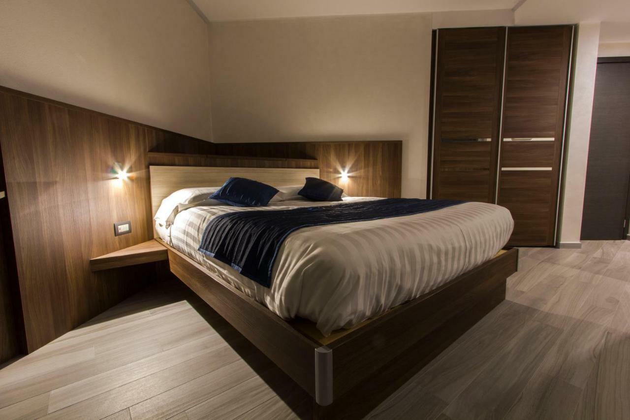 Mito Hotel Châtillon Exteriör bild