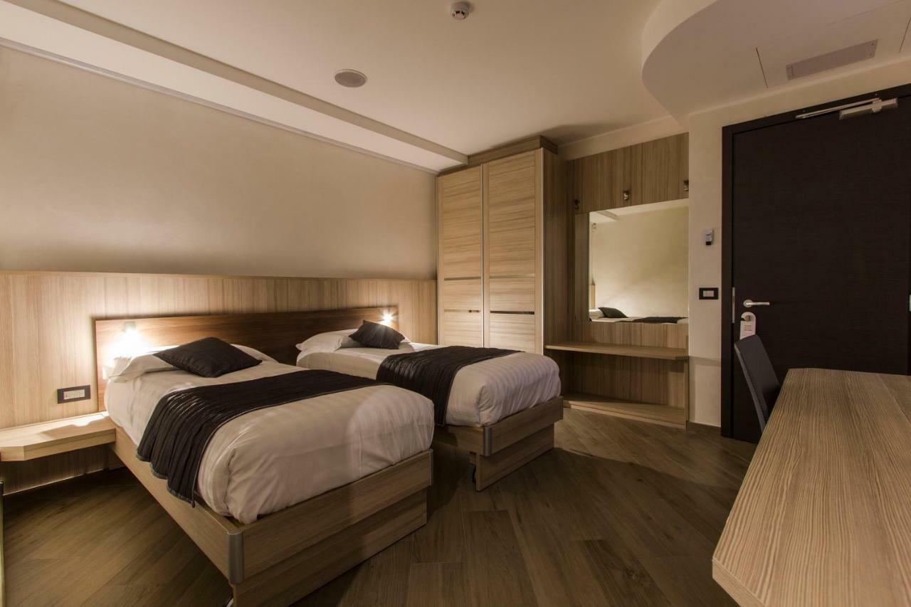 Mito Hotel Châtillon Exteriör bild