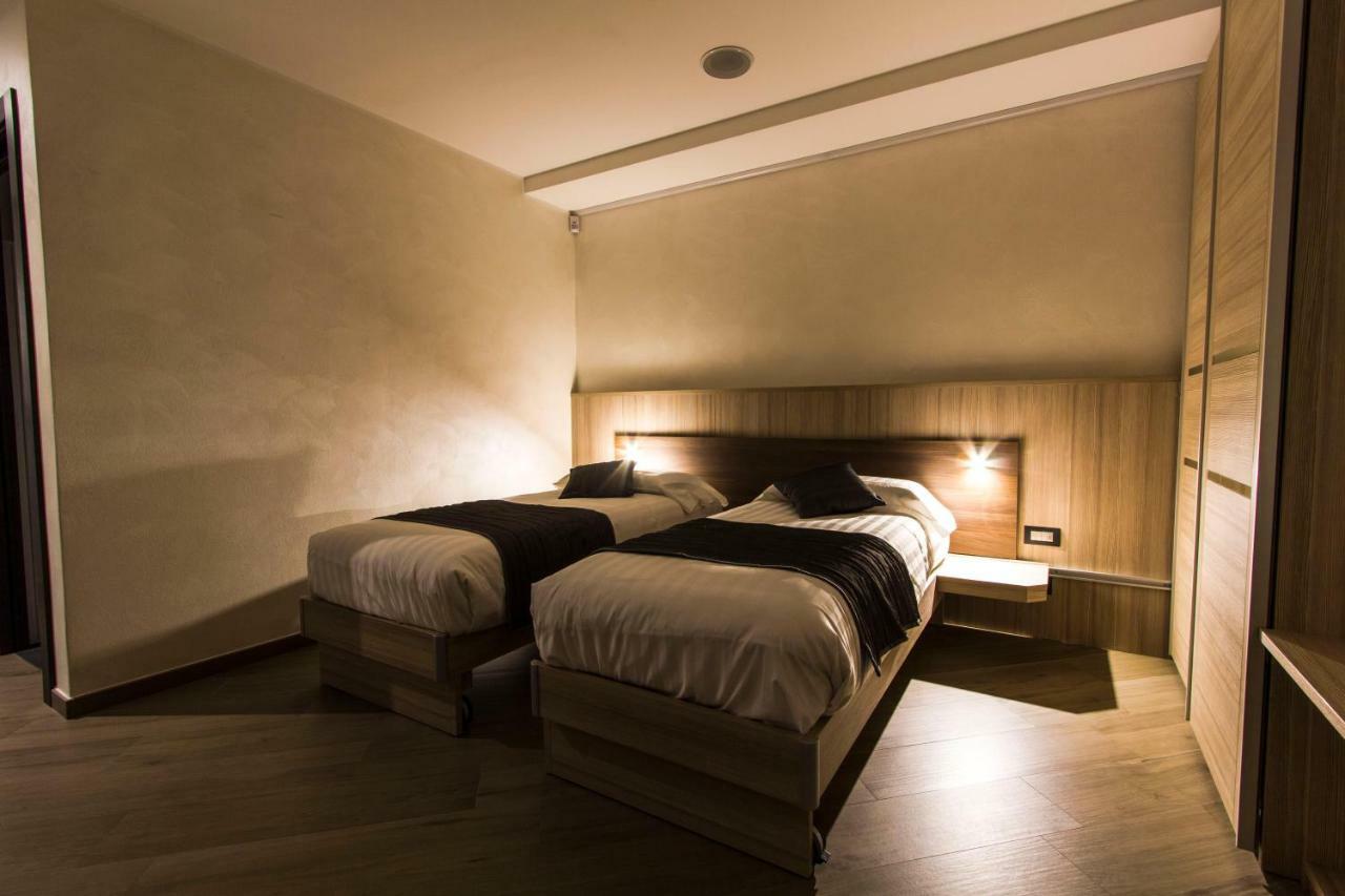 Mito Hotel Châtillon Exteriör bild